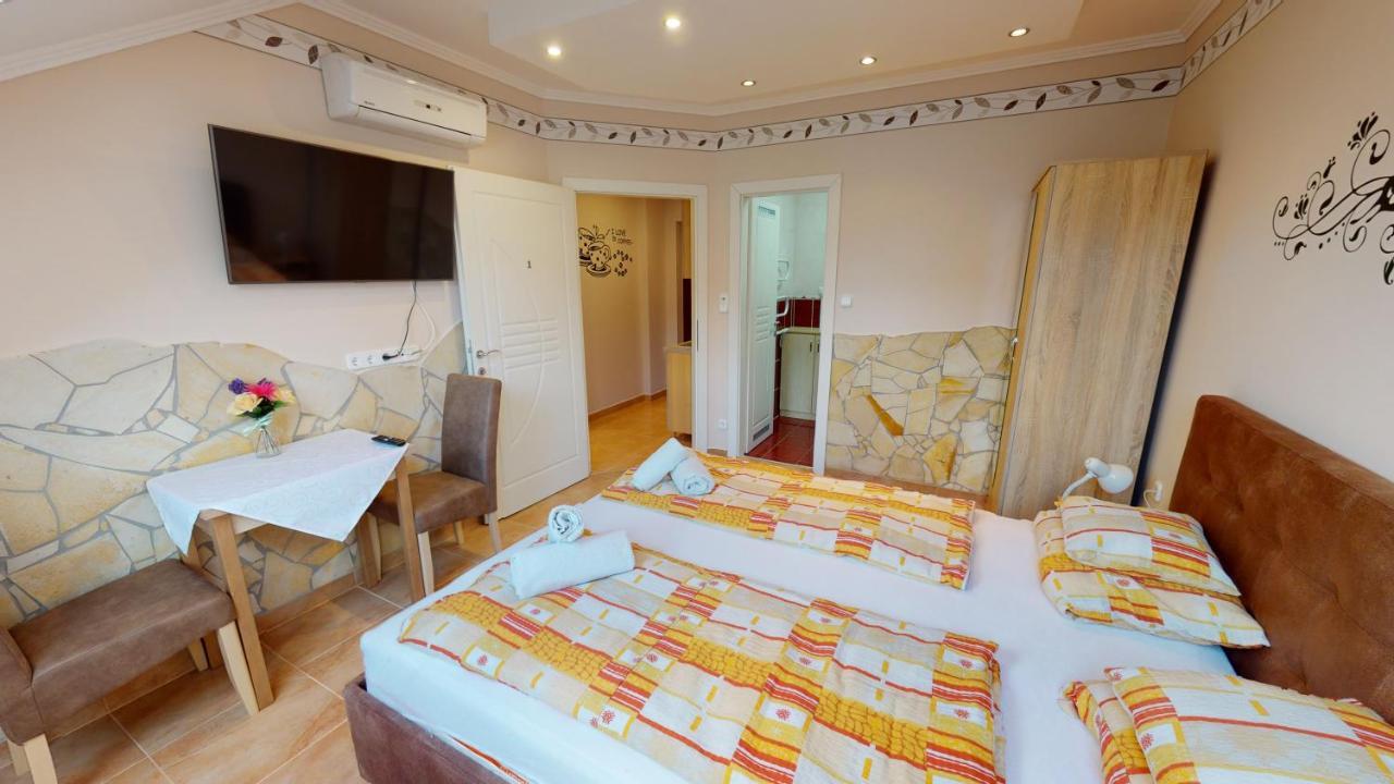 Cristian Apartman ไฮจ์ดุสโซบอสโล ภายนอก รูปภาพ