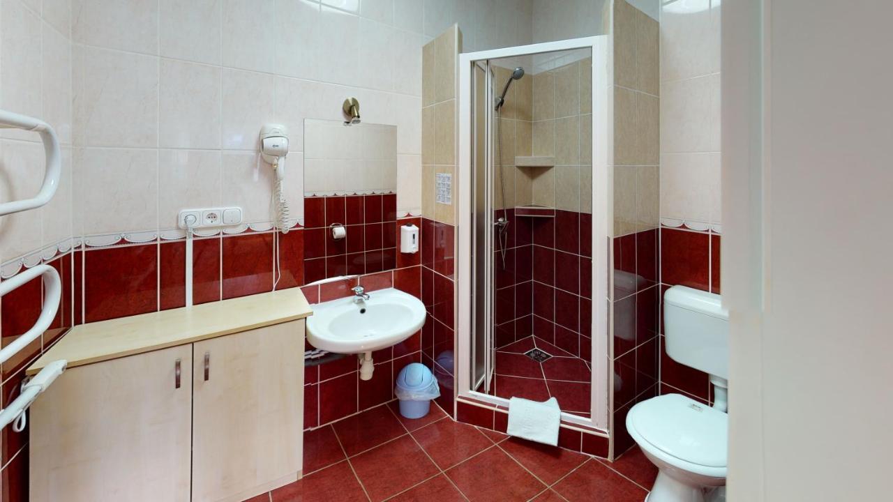 Cristian Apartman ไฮจ์ดุสโซบอสโล ภายนอก รูปภาพ