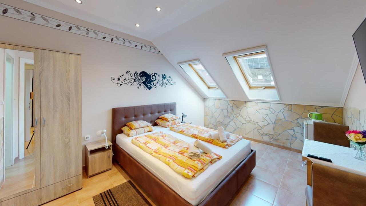 Cristian Apartman ไฮจ์ดุสโซบอสโล ภายนอก รูปภาพ