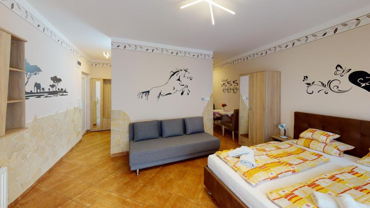 Cristian Apartman ไฮจ์ดุสโซบอสโล ภายนอก รูปภาพ