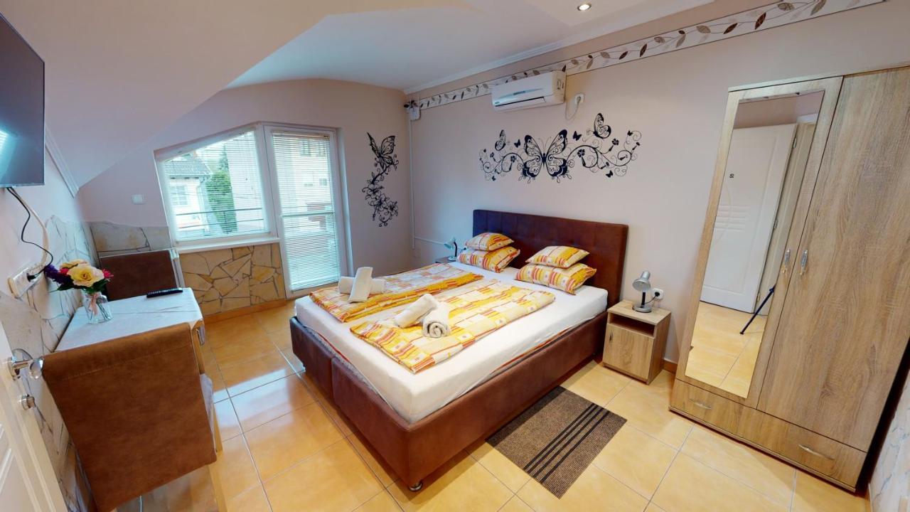 Cristian Apartman ไฮจ์ดุสโซบอสโล ภายนอก รูปภาพ