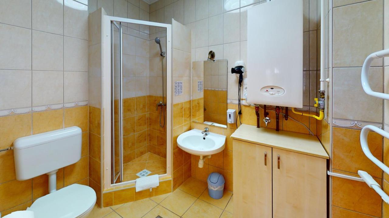 Cristian Apartman ไฮจ์ดุสโซบอสโล ภายนอก รูปภาพ