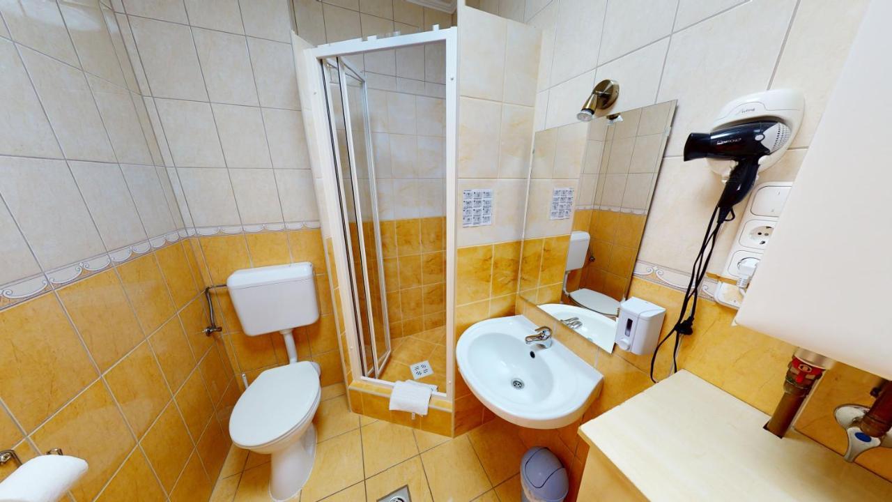 Cristian Apartman ไฮจ์ดุสโซบอสโล ภายนอก รูปภาพ