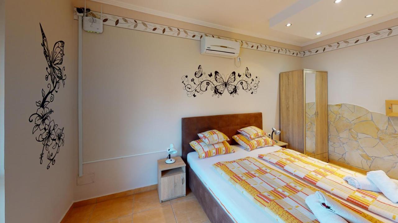 Cristian Apartman ไฮจ์ดุสโซบอสโล ภายนอก รูปภาพ
