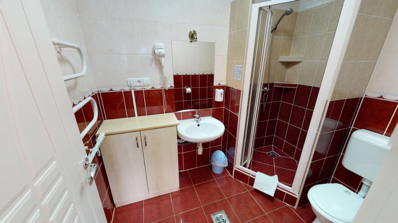 Cristian Apartman ไฮจ์ดุสโซบอสโล ภายนอก รูปภาพ