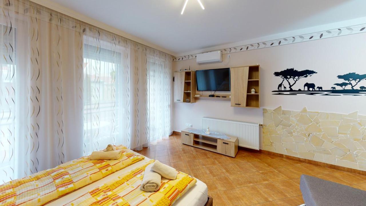 Cristian Apartman ไฮจ์ดุสโซบอสโล ภายนอก รูปภาพ