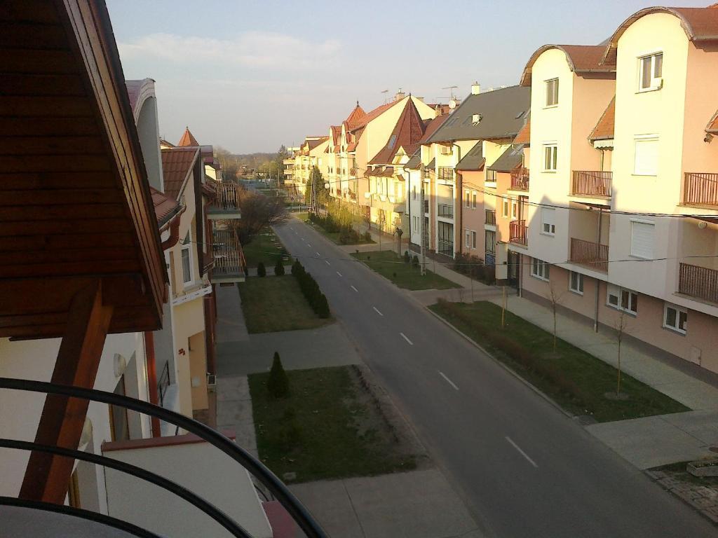 Cristian Apartman ไฮจ์ดุสโซบอสโล ภายนอก รูปภาพ