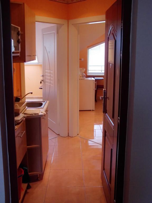 Cristian Apartman ไฮจ์ดุสโซบอสโล ภายนอก รูปภาพ